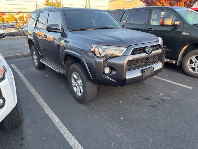 Used 2018 Toyota 4Runner SR5 AWD/4WD image 1