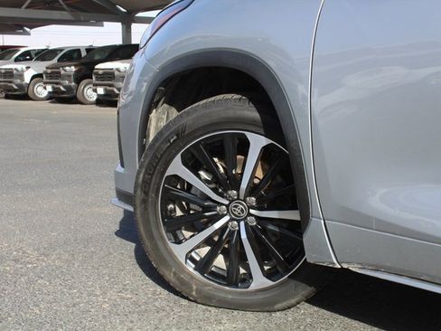 Used 2021 Toyota Highlander XSE image 13