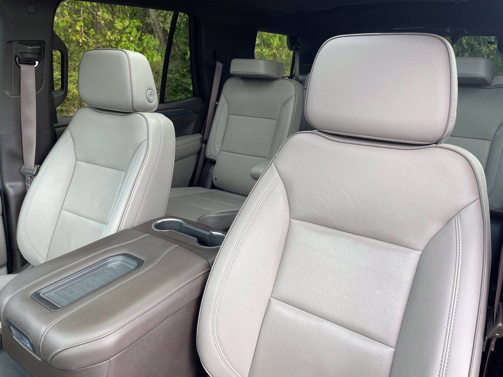 Used 2024 GMC Yukon SLT w/ SLT Premium Package RWD image 30