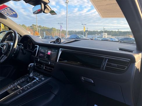 Used 2019 Porsche Macan S image 22