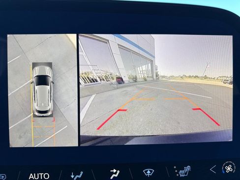 Used 2025 Chevrolet Equinox EV LT w/ Convenience Package FWD image 20