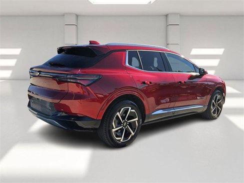 Used 2025 Chevrolet Equinox EV LT w/ Convenience Package image 5