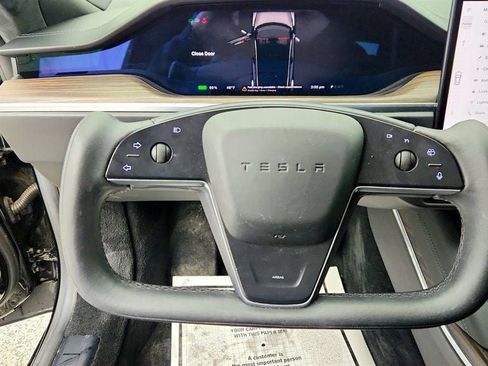 Used 2021 Tesla Model S Plaid image 12