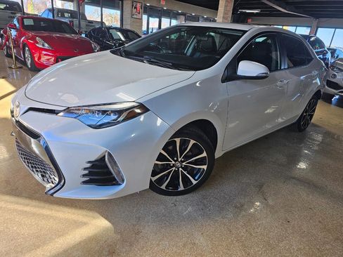 Used 2019 Toyota Corolla XSE image 3