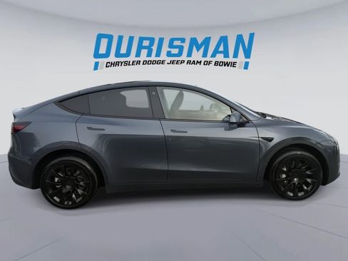 Used 2023 Tesla Model Y Long Range image 7