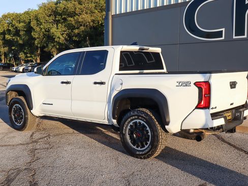 Used 2024 Toyota Tacoma TRD Off-Road image 6