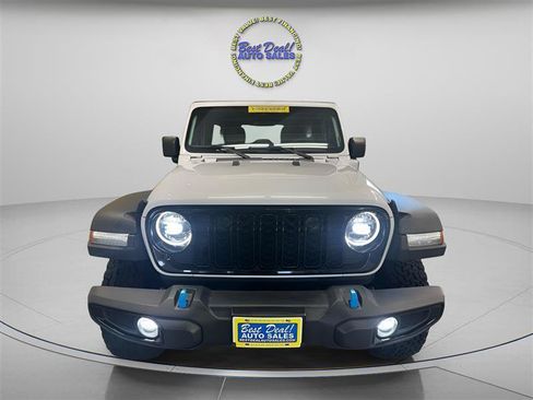 Used 2024 Jeep Wrangler Unlimited AWD/4WD image 8