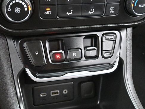 Used 2021 GMC Terrain SLE w/ Elevation Edition FWD image 24