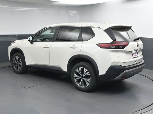 Used 2023 Nissan Rogue SV image 6