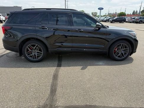 Used 2025 Ford Explorer ST AWD/4WD image 11