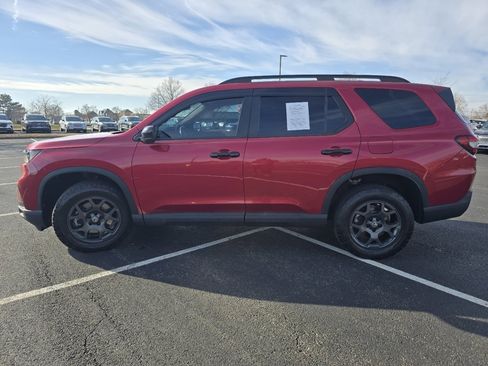 Used 2023 Honda Pilot TrailSport image 15