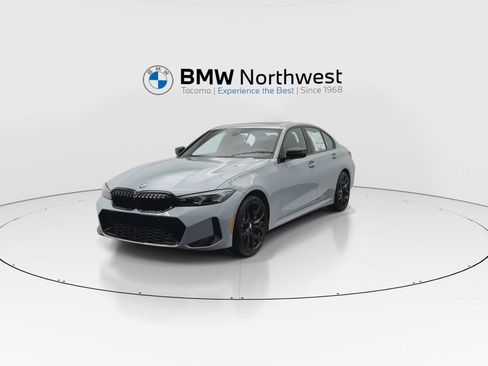 New 2026 BMW 330i xDrive Sedan w/ M Sport Package AWD/4WD image 9