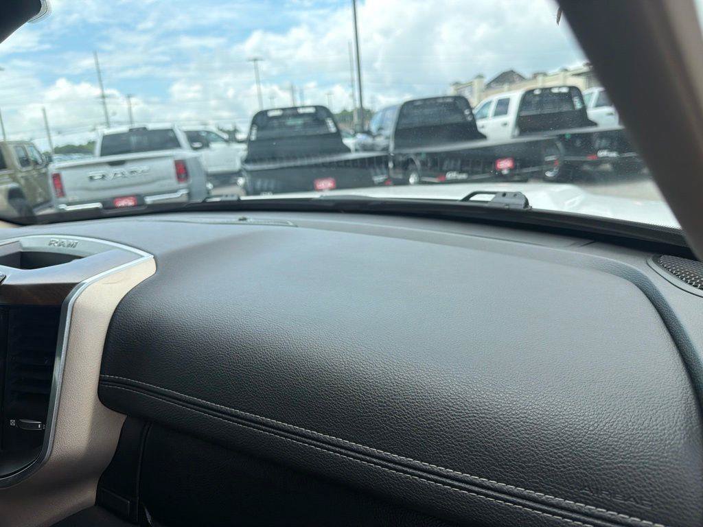 Used 2021 RAM 1500 Laramie AWD/4WD image 25