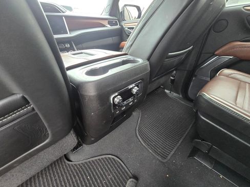 Used 2023 GMC Yukon Denali Ultimate image 18