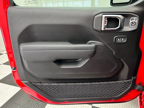 New 2025 Jeep Gladiator Sport image 10