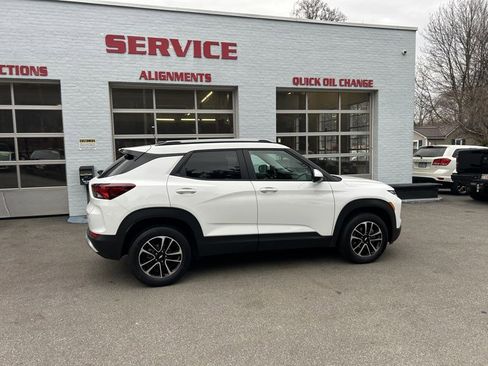 Used 2025 Chevrolet TrailBlazer LT w/ Convenience Package image 8