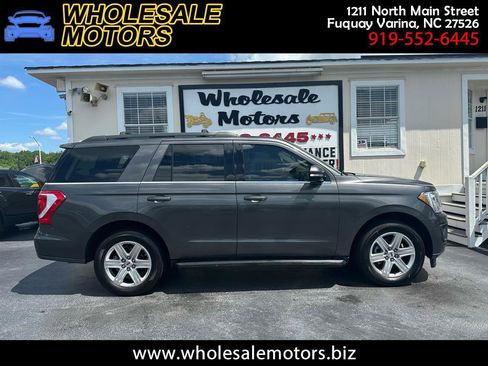 Used 2018 Ford Expedition XLT w/ Equipment Group 202A AWD/4WD image 1