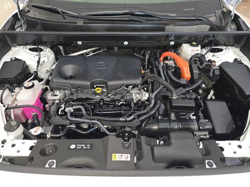 Used 2023 Toyota RAV4 XLE w/ Convenience Package AWD/4WD image 9