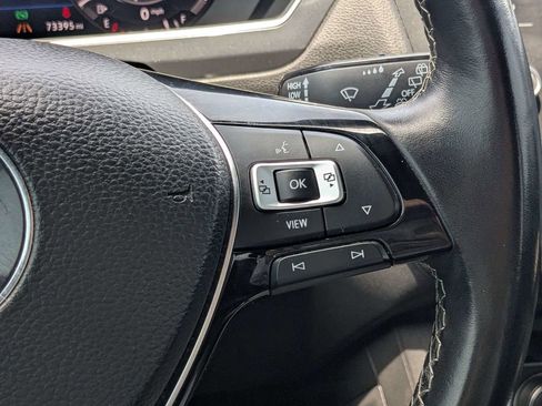 Used 2019 Volkswagen Tiguan SEL Premium R-Line AWD/4WD image 24