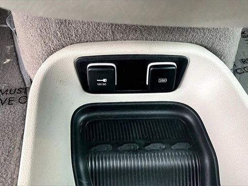 Used 2019 Chrysler Pacifica Touring Plus w/ Tire & Wheel Group image 15