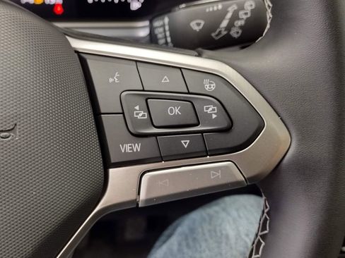 New 2026 Volkswagen Taos SE image 25