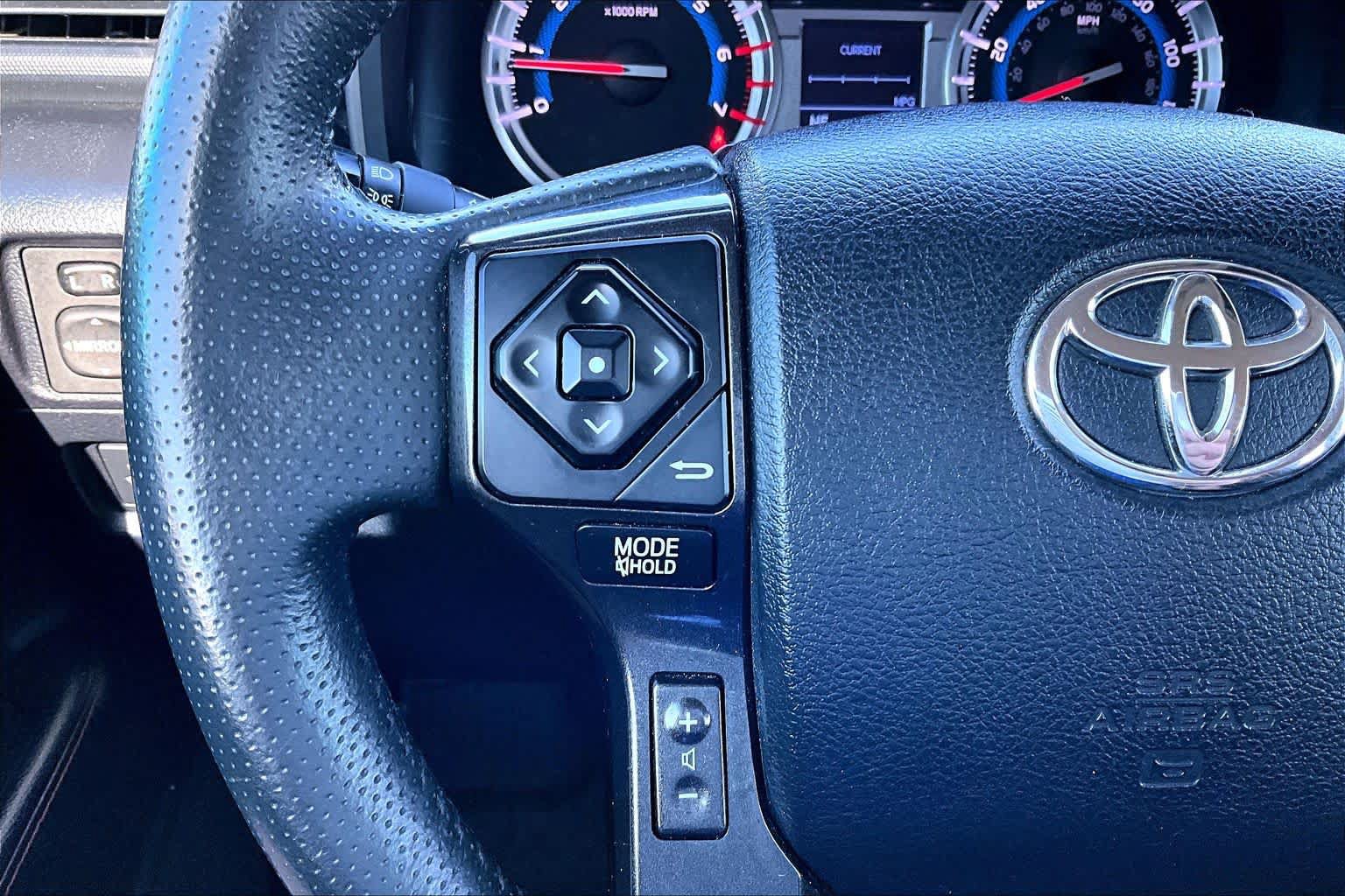 Used 2018 Toyota 4Runner TRD Off-Road w/ Convenience Package AWD/4WD image 23