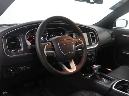 Used 2016 Dodge Charger SXT w/ AWD Plus Group image 17