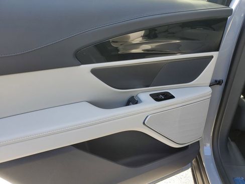 New 2026 Lincoln Nautilus Premier image 8