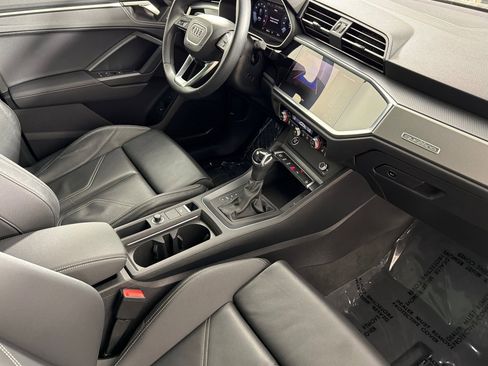 Used 2023 Audi Q3 2.0T Premium w/ Black Optic Sport Package image 15
