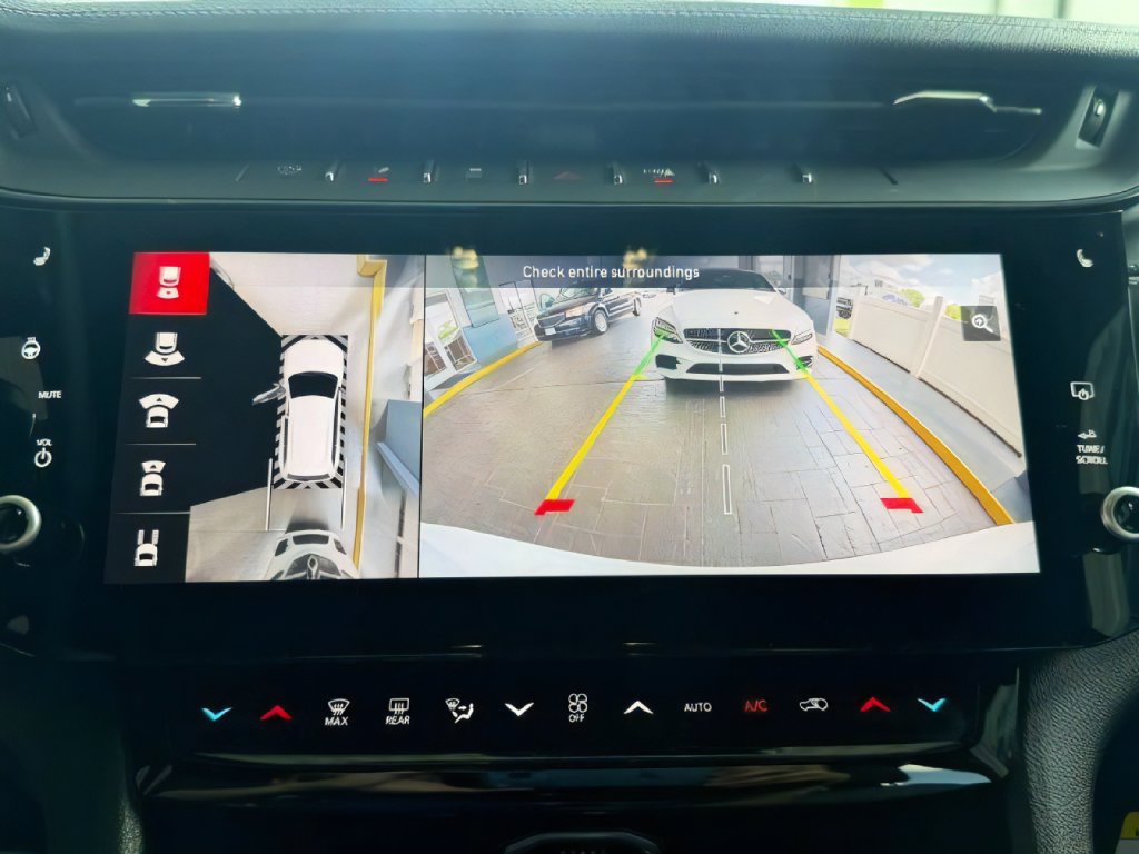 New 2026 Jeep Grand Cherokee Limited w/ Luxury Tech Group II AWD/4WD image 18