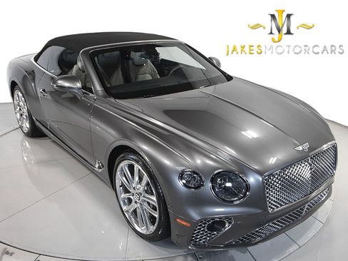 Used 2021 Bentley Continental GT image 16
