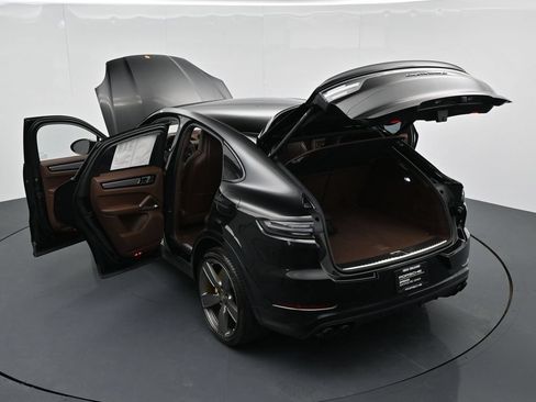 Certified 2023 Porsche Cayenne Turbo S AWD/4WD image 29