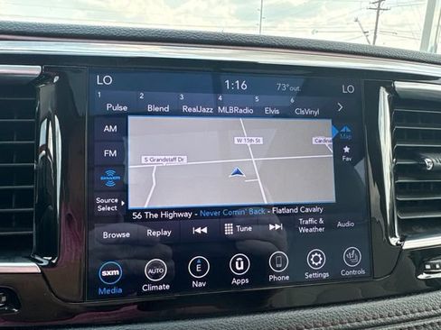 Used 2019 Chrysler Pacifica Limited w/ Advanced Safetytec Group FWD image 12