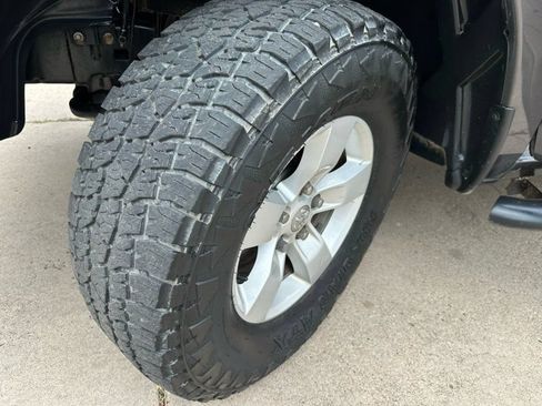 Used 2018 RAM 1500 Express AWD/4WD image 12