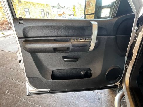 Used 2007 Chevrolet Silverado 2500 LT w/ 1LT Convenience Package AWD/4WD image 9