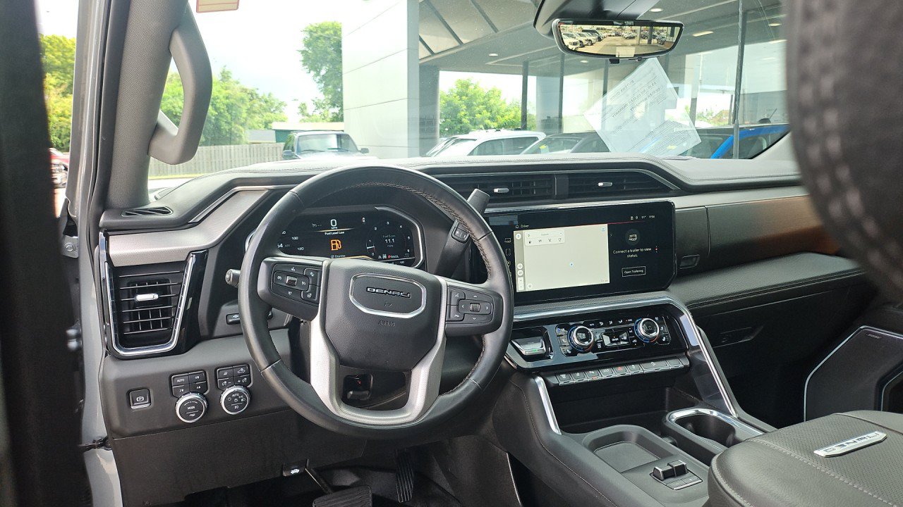 Used 2024 GMC Sierra 2500 Denali w/ Denali Reserve Package AWD/4WD image 15