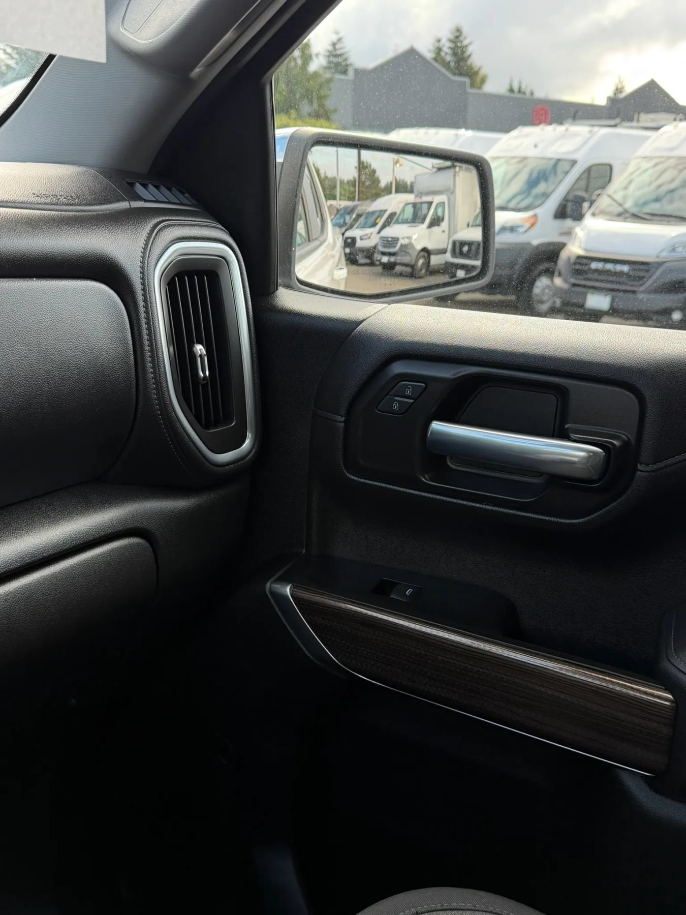 Used 2020 Chevrolet Silverado 1500 LT w/ Bed Protection Package AWD/4WD image 26