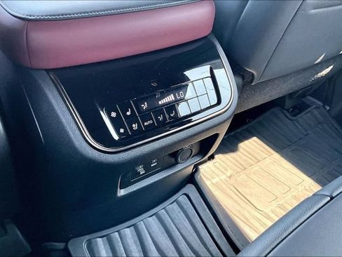 Used 2025 INFINITI QX80 Autograph AWD/4WD image 32