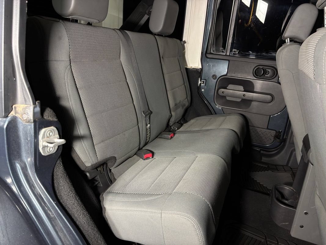Used 2007 Jeep Wrangler Unlimited Sahara AWD/4WD image 19