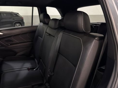 Certified 2024 Volkswagen Tiguan SE R-Line w/ MDO Package, Three-Row FWD image 21
