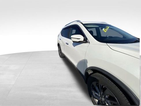 Used 2016 Nissan Rogue SL w/ SL Premium Package image 13