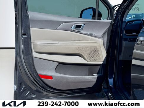 New 2026 Kia Carnival EX image 23