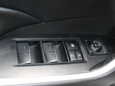 Used 2022 Toyota RAV4 XLE FWD image 42