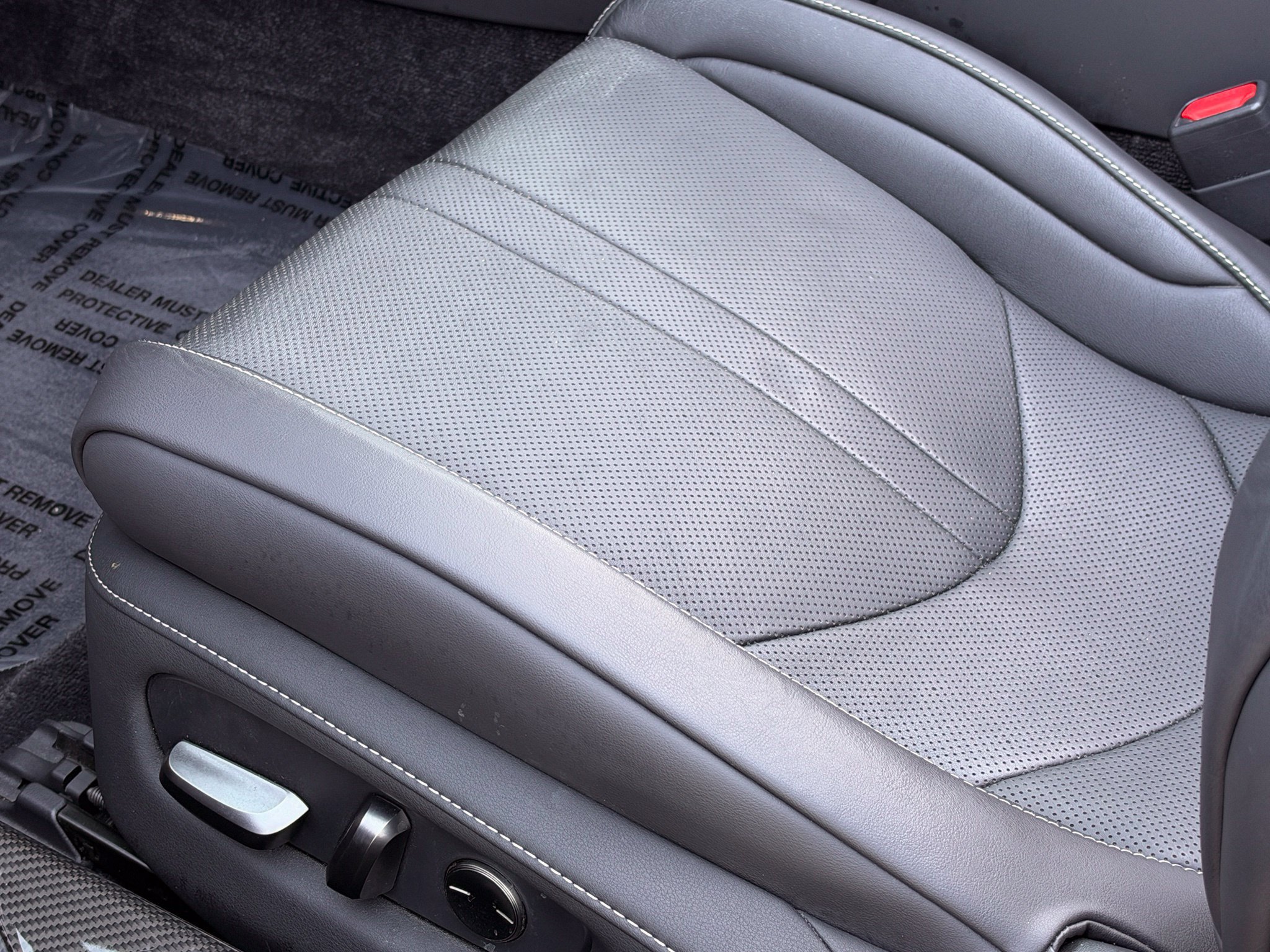 Used 2023 Lexus LC 500 Convertible RWD image 40