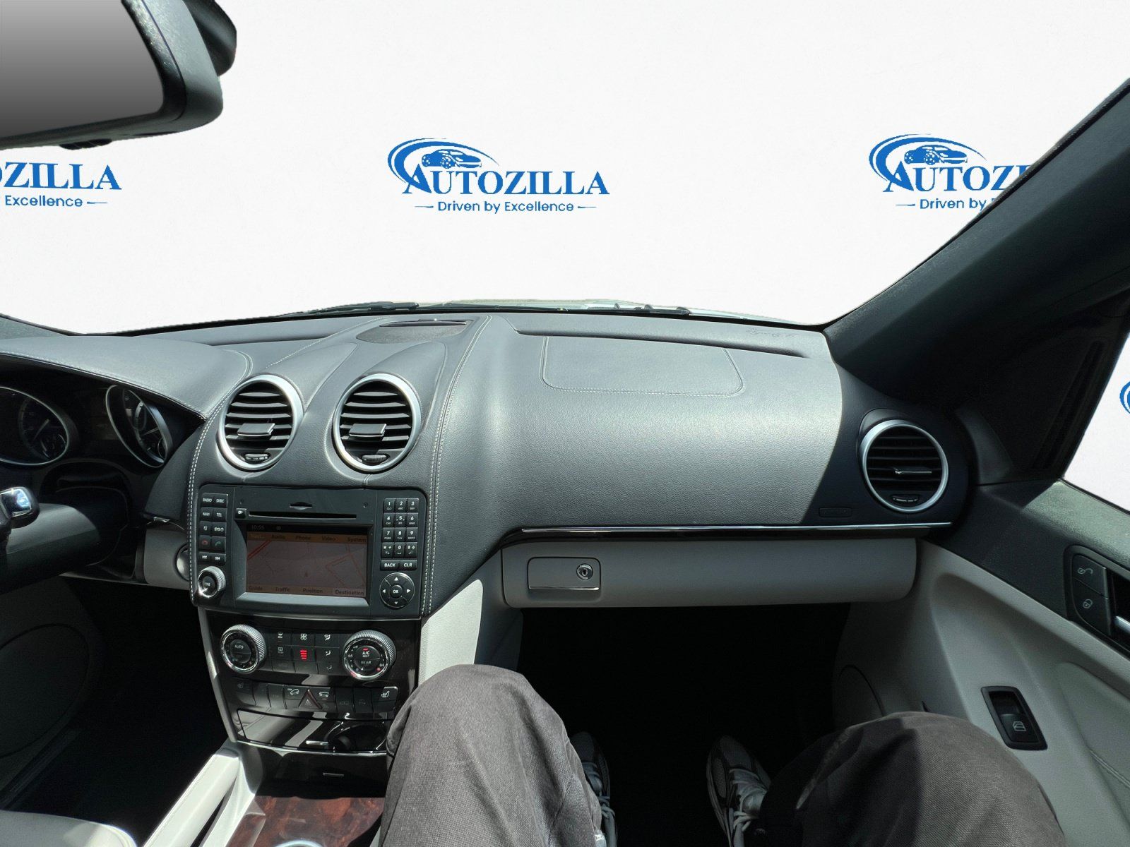 Used 2011 Mercedes-Benz GL 450 4MATIC image 11