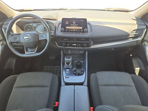 Certified 2025 Nissan Rogue SV FWD image 5