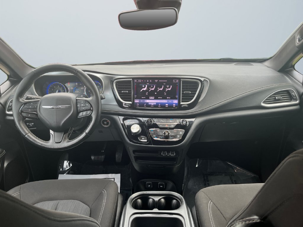 Used 2021 Chrysler Pacifica Touring w/ S Appearance Package FWD image 10