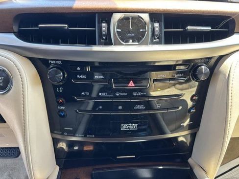 Used 2018 Lexus LX 570 4WD w/ Luxury Package image 9