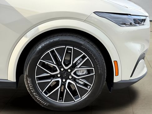 Used 2025 Ford Mustang Mach-E Premium RWD image 48