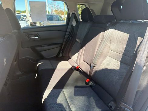 Certified 2024 Nissan Rogue SV image 24